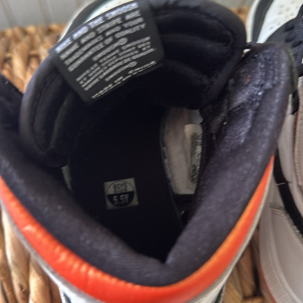 Jordan Youth Air 1 Retro High OG - Picture 14 of 16